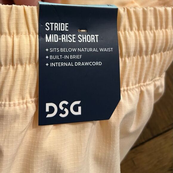 DSG Women's illuminated Peach MidRise Stride Shorts Size XL New with Tags 3 Inch - Picture 9 of 11